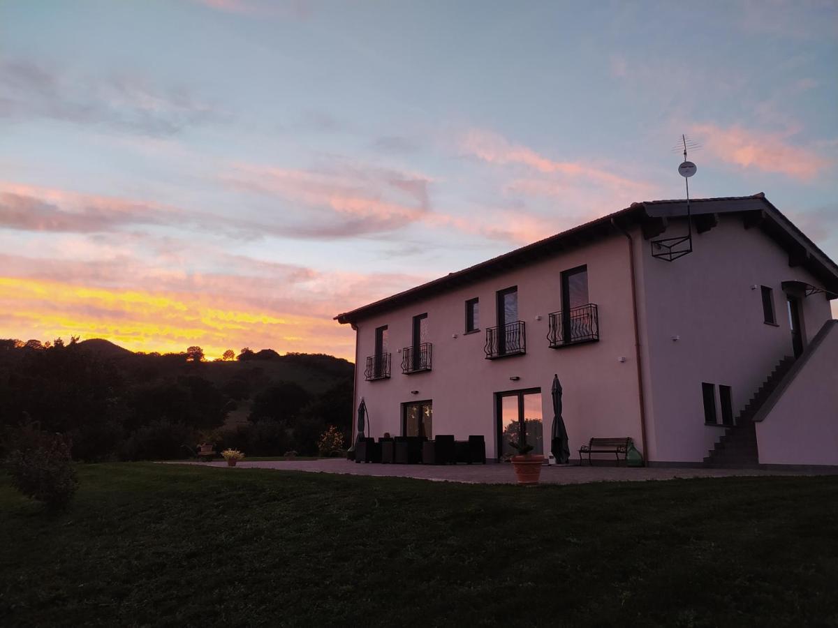 Agriturismo Casale Lisalola Sutri Exterior foto