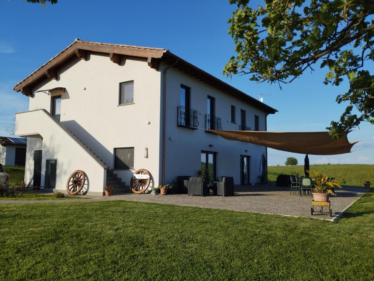 Agriturismo Casale Lisalola Sutri Exterior foto